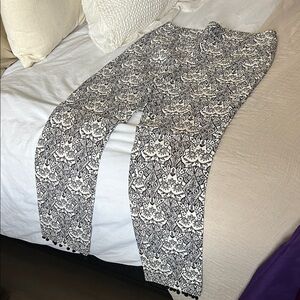 Chico's Black and White Patterned Cropped Pants